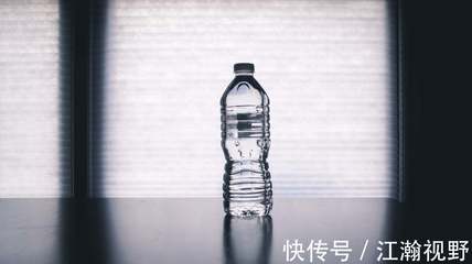 賣水賣到300億？日賺兩千萬的農夫山泉，功能性茶飲料浪潮下的攻防戰